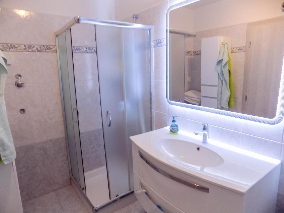 Oriella Apartmans And Room Novigrad Istria 외부 사진